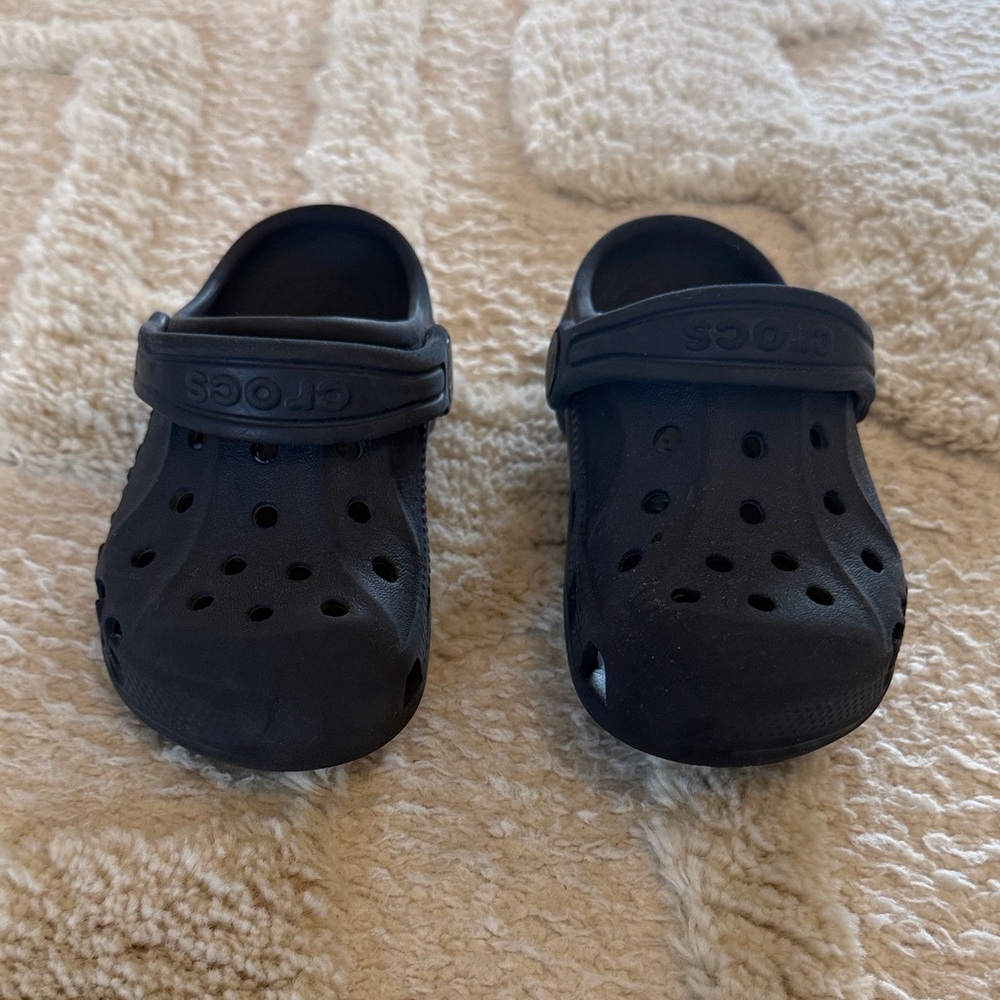 Kids' Navy CROCS - toddler 9